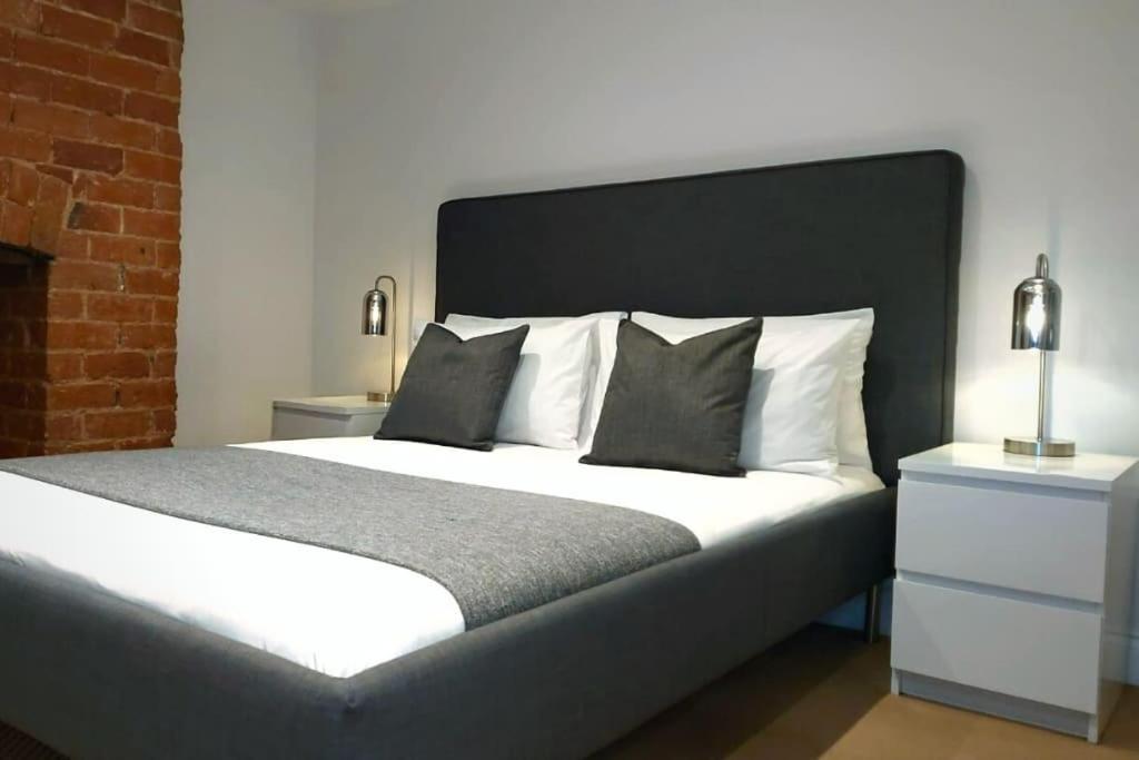 2 Bedroom City Centre Duplex Apt Preston  Buitenkant foto