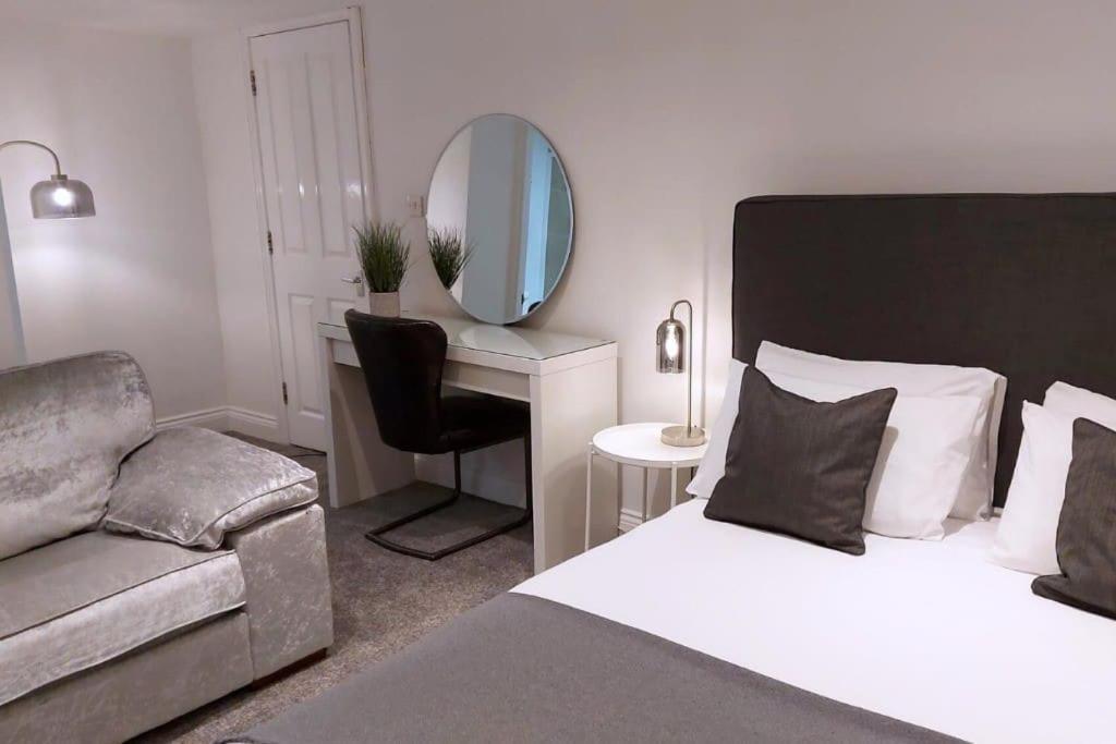 2 Bedroom City Centre Duplex Apt Preston  Buitenkant foto